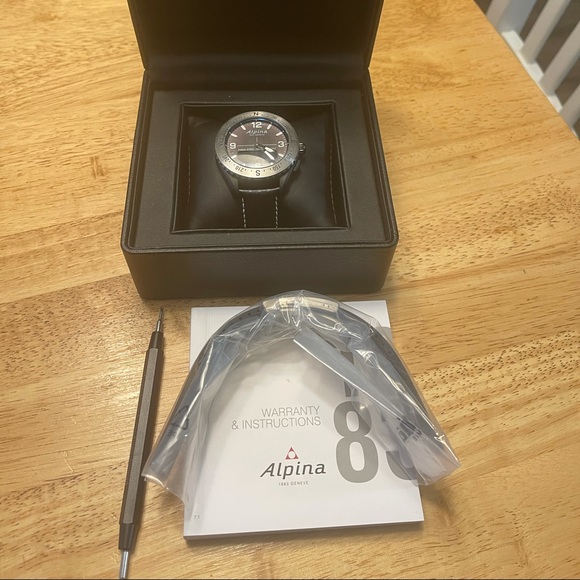 Alpina AlpinerX Smart Watch - Picture 2 of 2